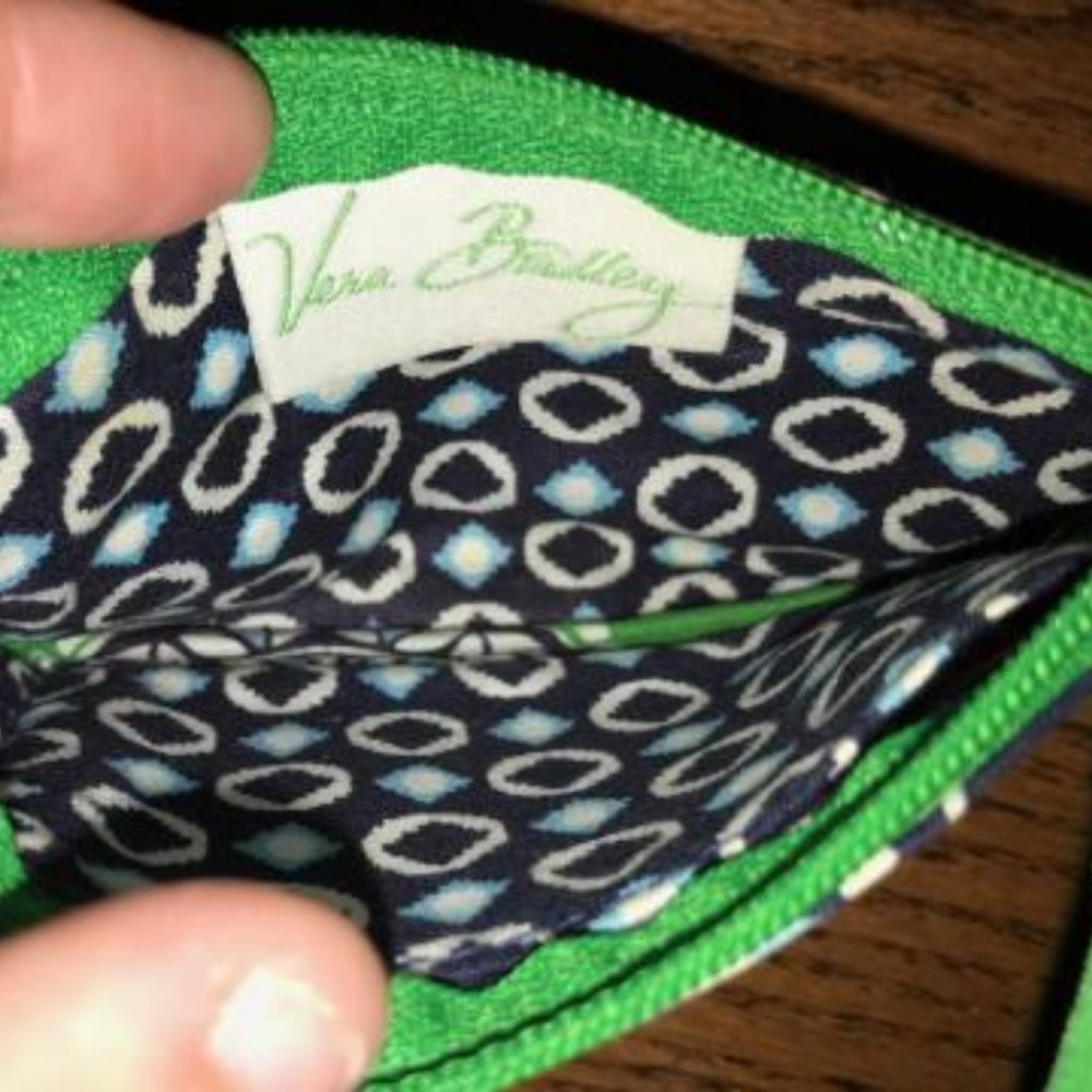 Vera Bradley ID Ringlet Wallet Cupcakes Green - Picture 3 of 3